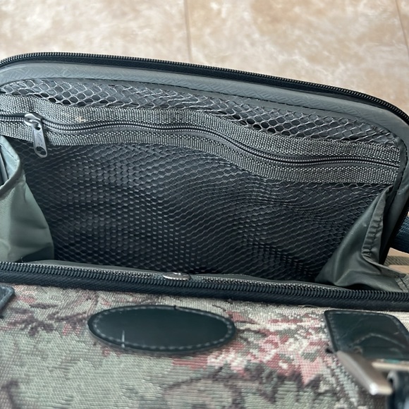 Vintage 80’s Atlantic Tapestry Carry on Shoulder Bag - Picture 8 of 16